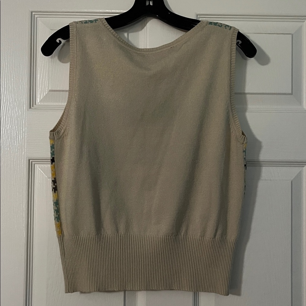 A Line Patterned Vest - Picture 7 of 7